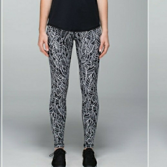 Lululemon Wunder Under Pant Luxtreme Roll Down Size 2 - Picture 6 of 13